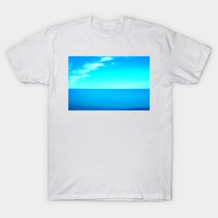 Scenery from Numana Alta with the Adriatic Sea crossed by a motorboat leaving a trail T-Shirt